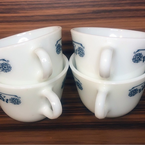 Vintage Pyrex Old Town Blue (Corelle) by CORNING 4 Flat Bottom Coffee/Tea Cups - Picture 4 of 8